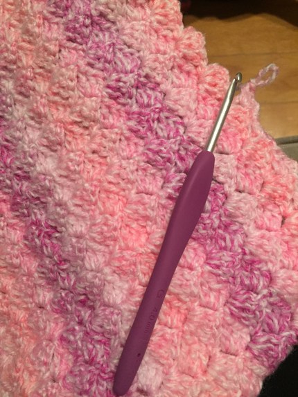 corner to corner crochet blanket and crochet hook